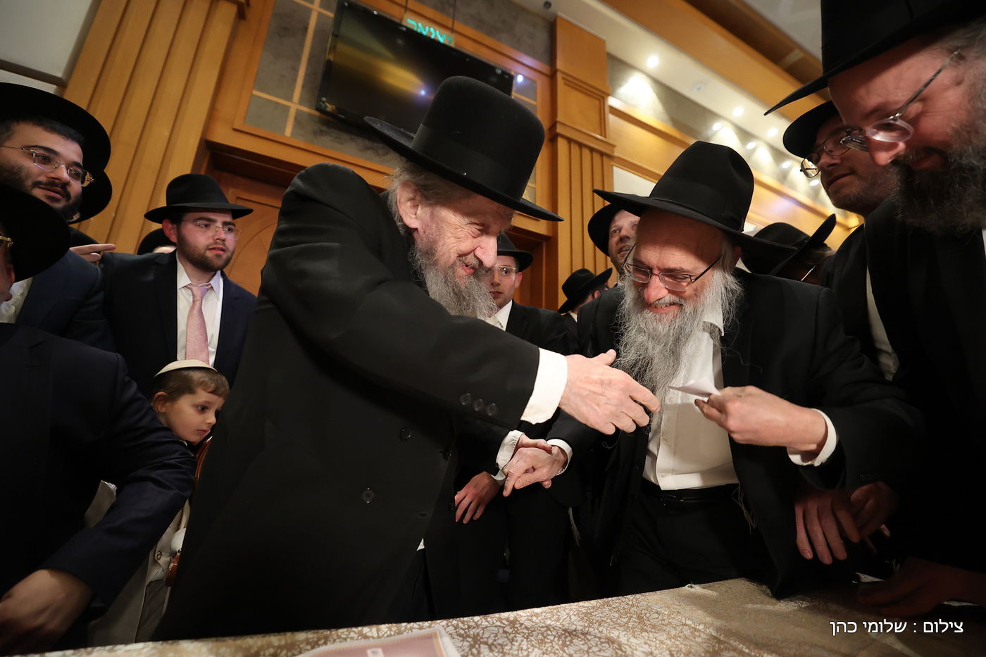 הרב רפי מנת חיתן את בנו; מי הגיע לאחל מזל טוב?