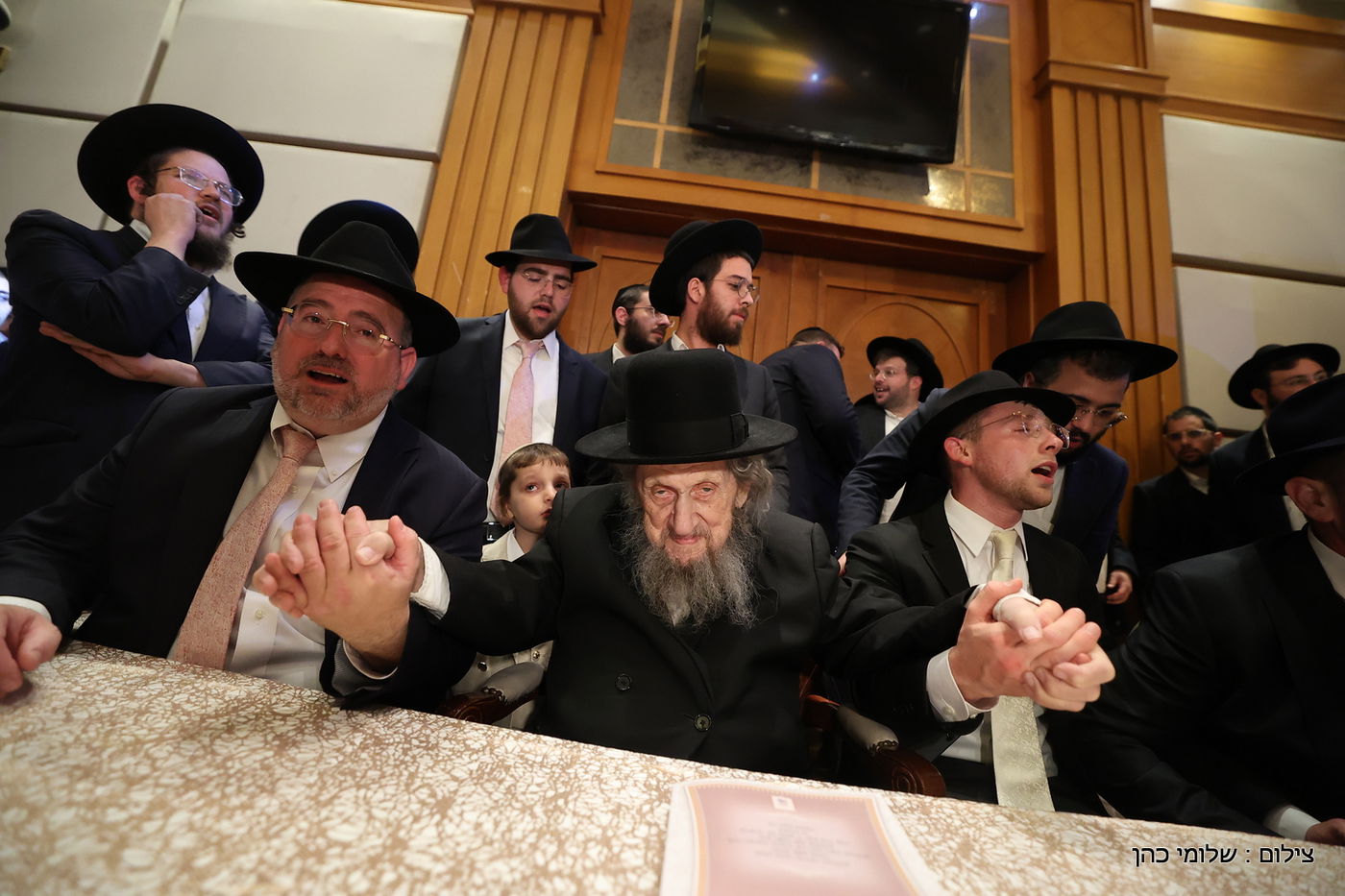 הרב רפי מנת חיתן את בנו; מי הגיע לאחל מזל טוב?