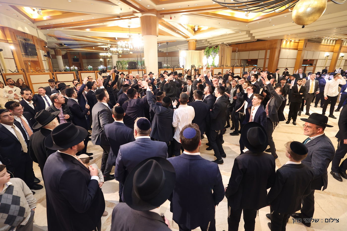 הרב רפי מנת חיתן את בנו; מי הגיע לאחל מזל טוב?