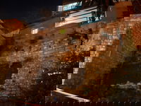 הבניין המפונה