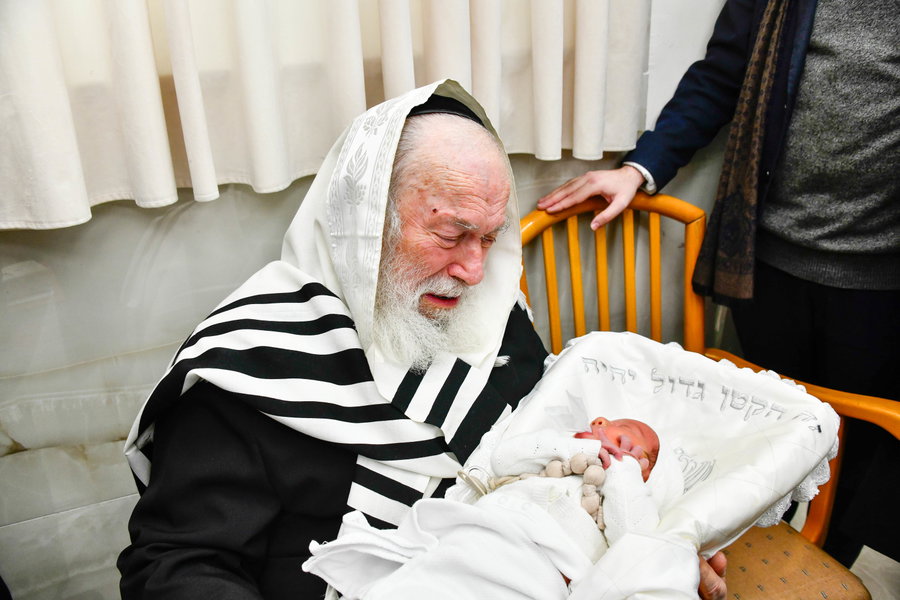 תפארת אבות; הגר"י זילברשטיין חיזק את קהילת 'בית השם' בשמחתו