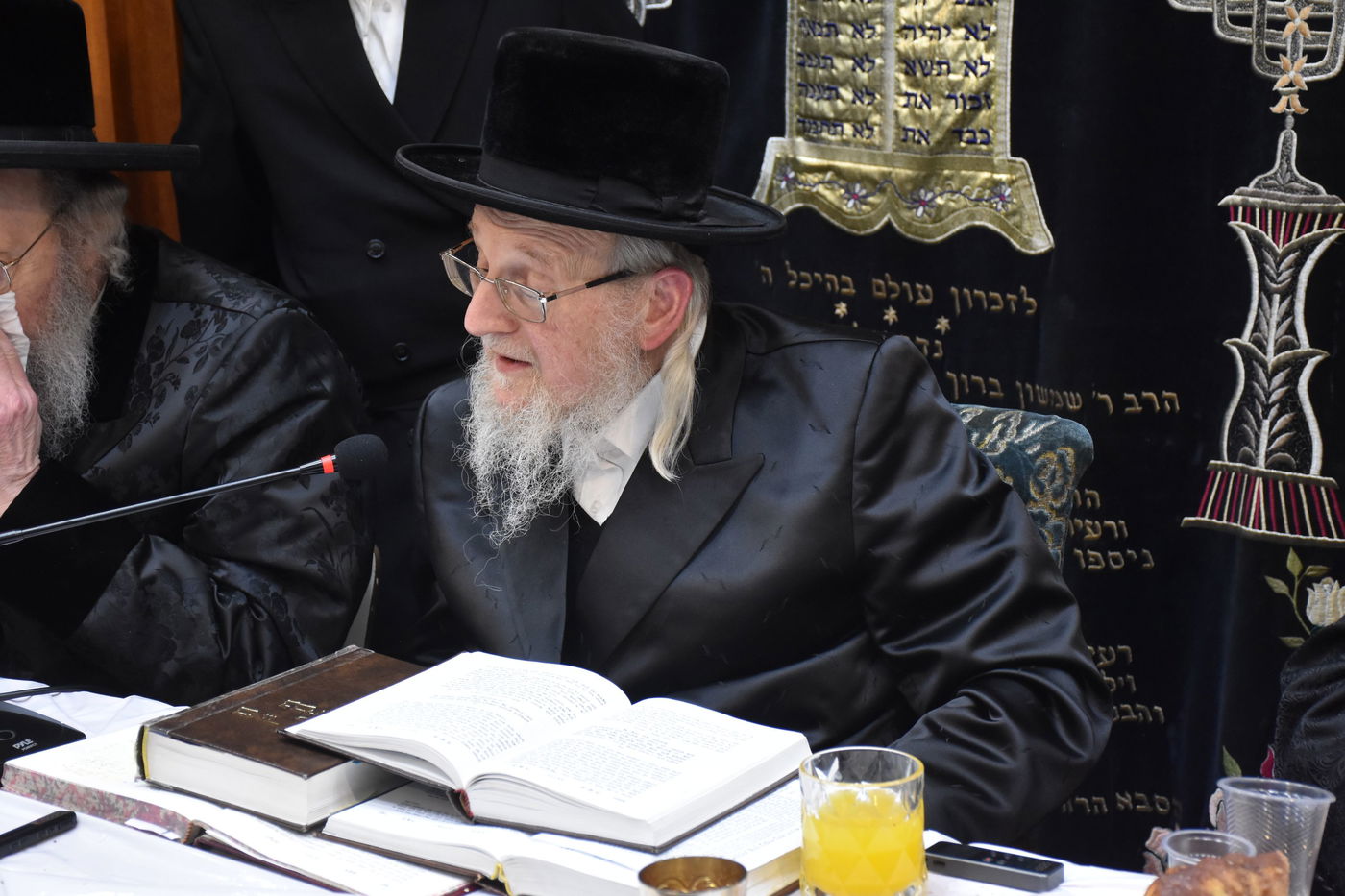 ההילולא באוז'רוב