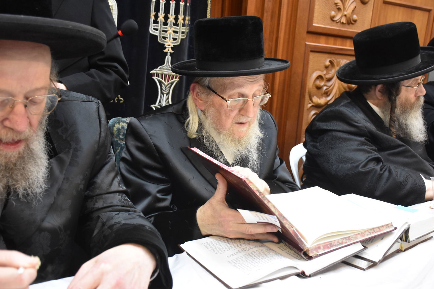 ההילולא באוז'רוב