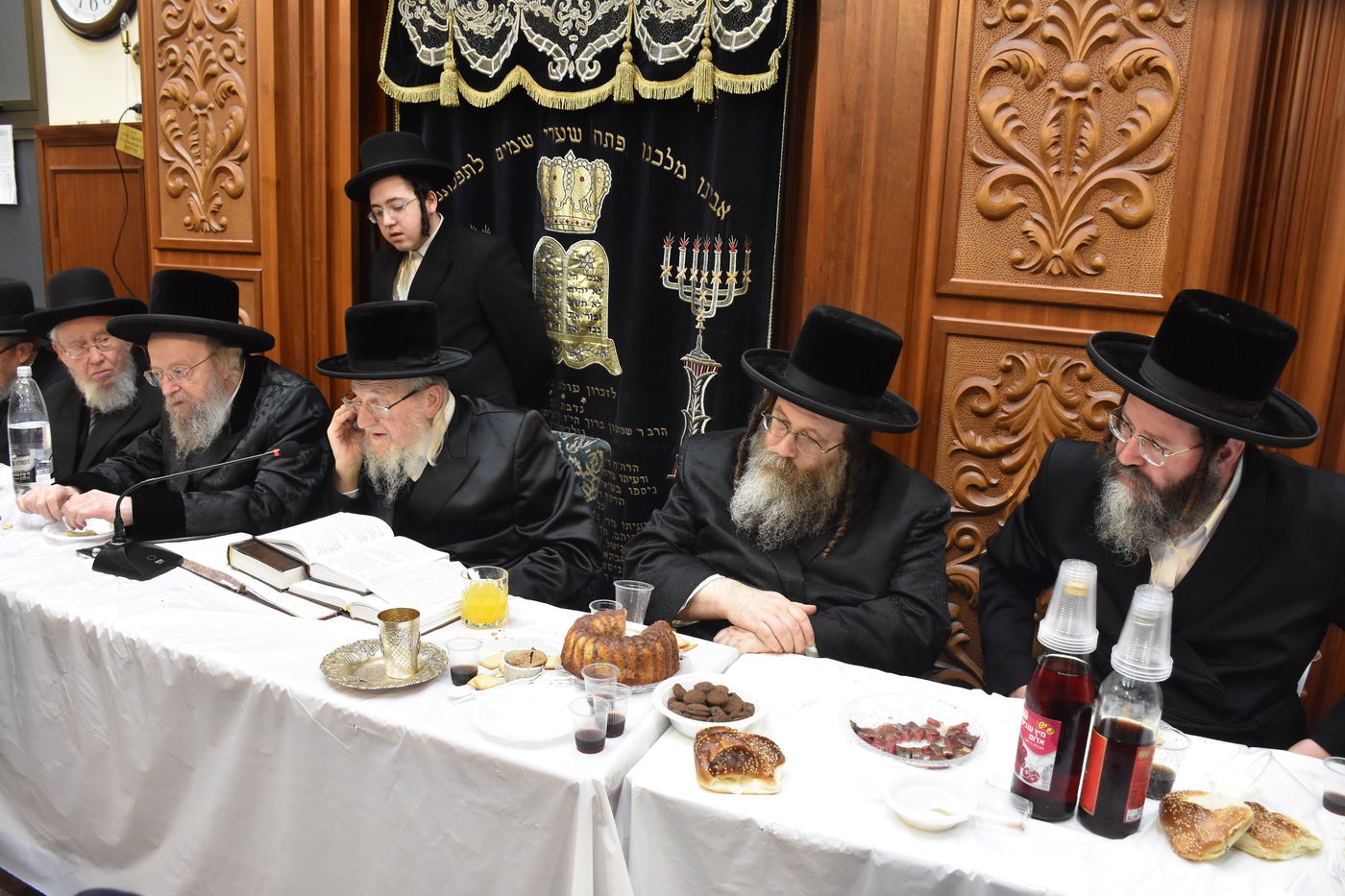 ההילולא באוז'רוב