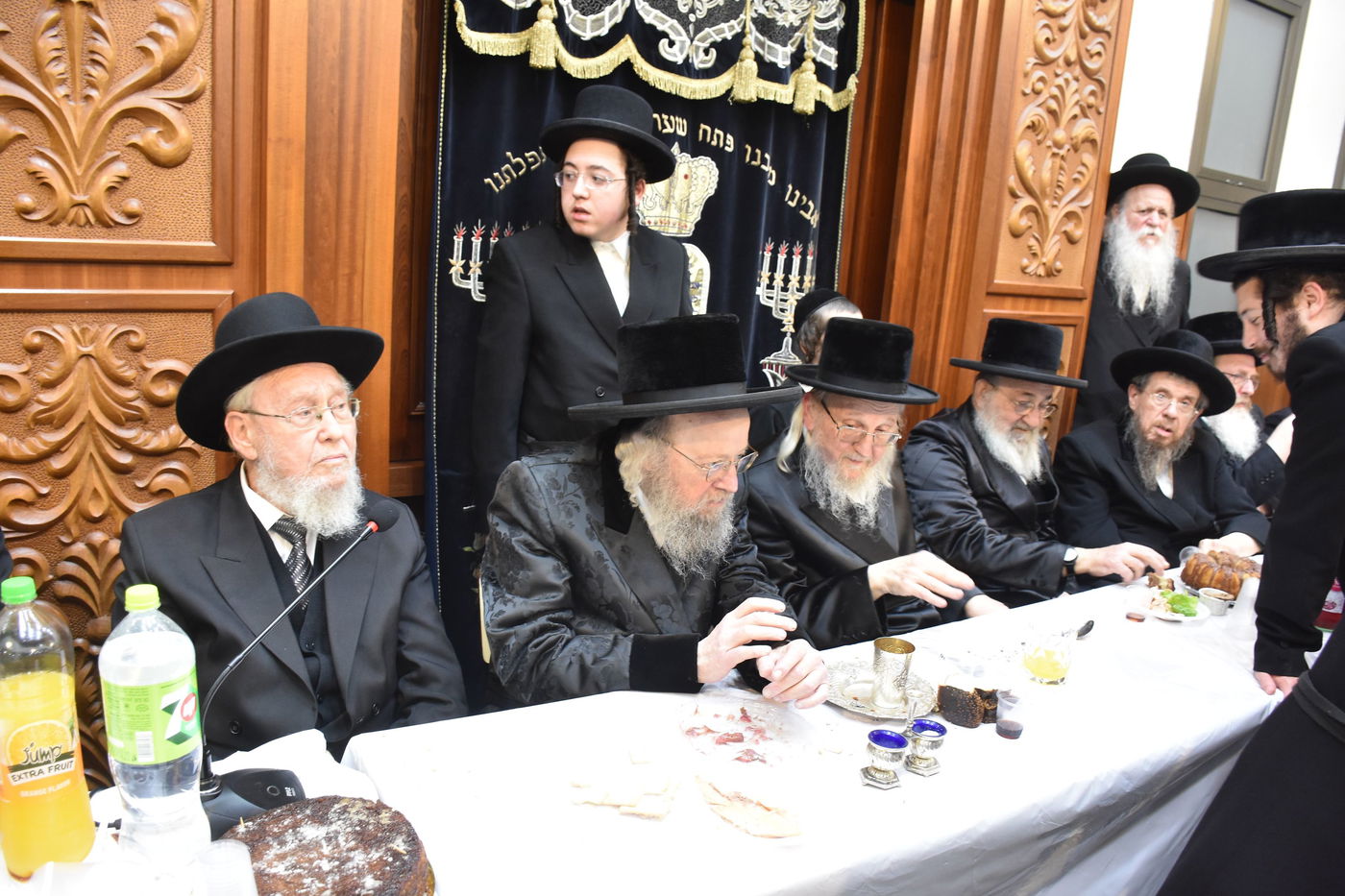 ההילולא באוז'רוב