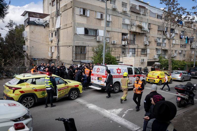 עשרות סקרנים מתגודדים, המשטרה סגרה את השטח | זירת האסון בתמונות