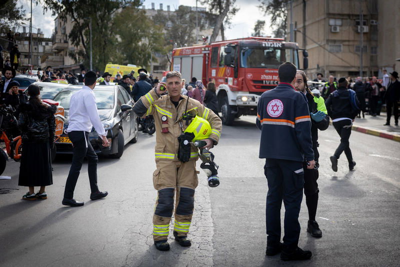 עשרות סקרנים מתגודדים, המשטרה סגרה את השטח | זירת האסון בתמונות