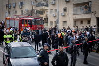 עשרות סקרנים מתגודדים, המשטרה סגרה את השטח | זירת האסון בתמונות