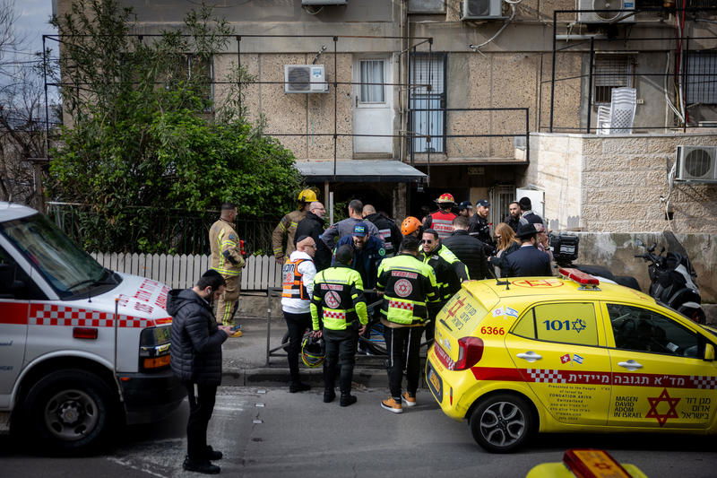 עשרות סקרנים מתגודדים, המשטרה סגרה את השטח | זירת האסון בתמונות
