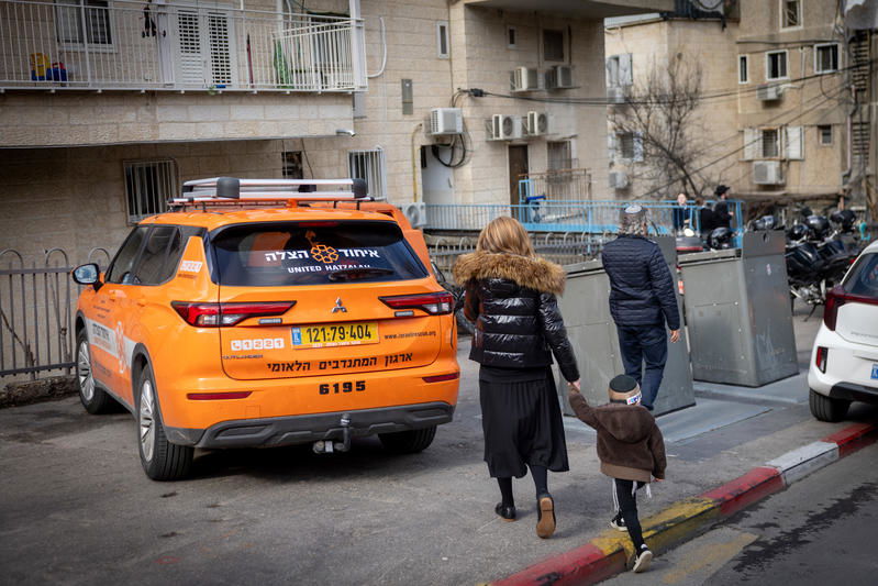 עשרות סקרנים מתגודדים, המשטרה סגרה את השטח | זירת האסון בתמונות