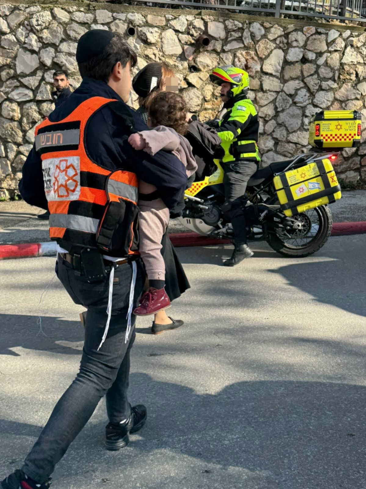 פינוי הילדים בזירה