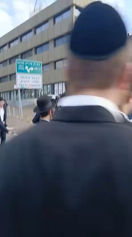 רכב מותקף במהלך המחאות