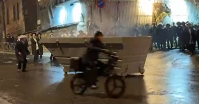 קיצוניים דרדרו פח בוער שכמעט והוביל לאסון גדול | צפו בתיעוד המקומם