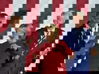 הזוג קלינטון והנשיא לשעבר אובמה