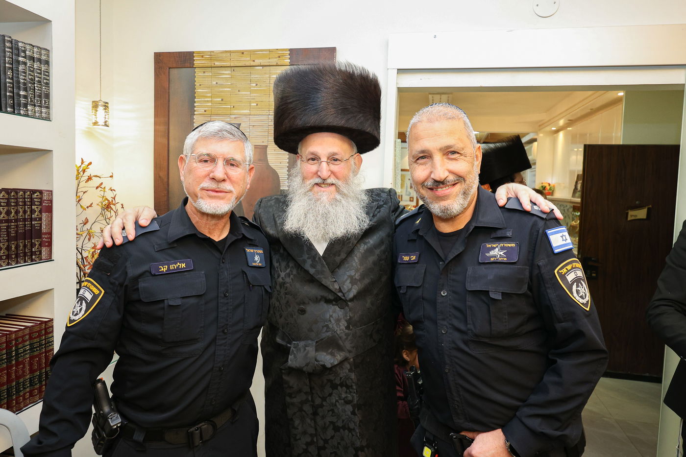 הכנסת ס"ת בויז'ניץ אלעד