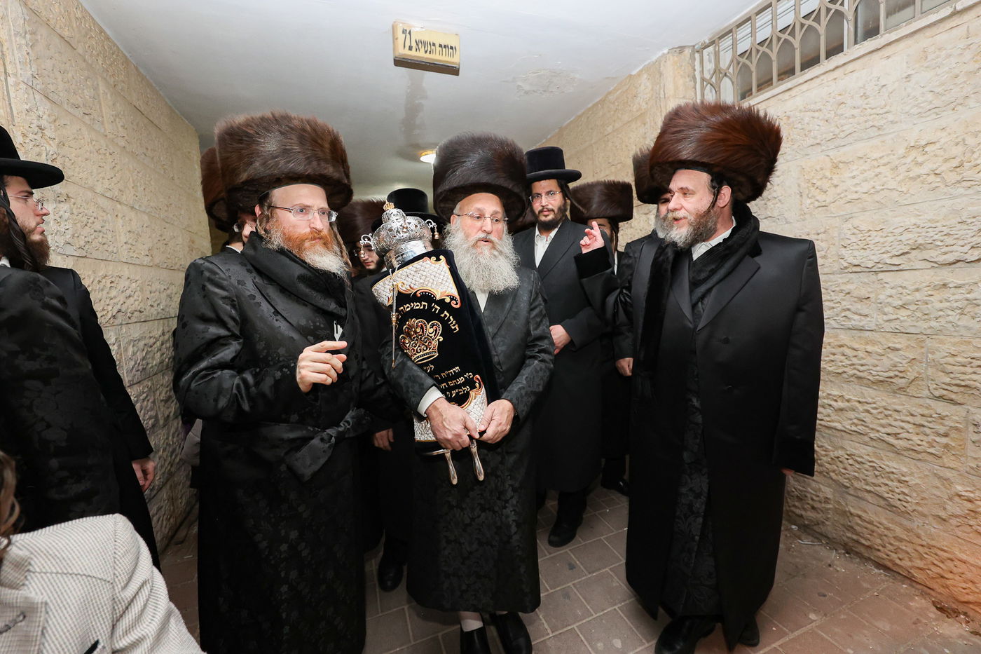 הכנסת ס"ת בויז'ניץ אלעד