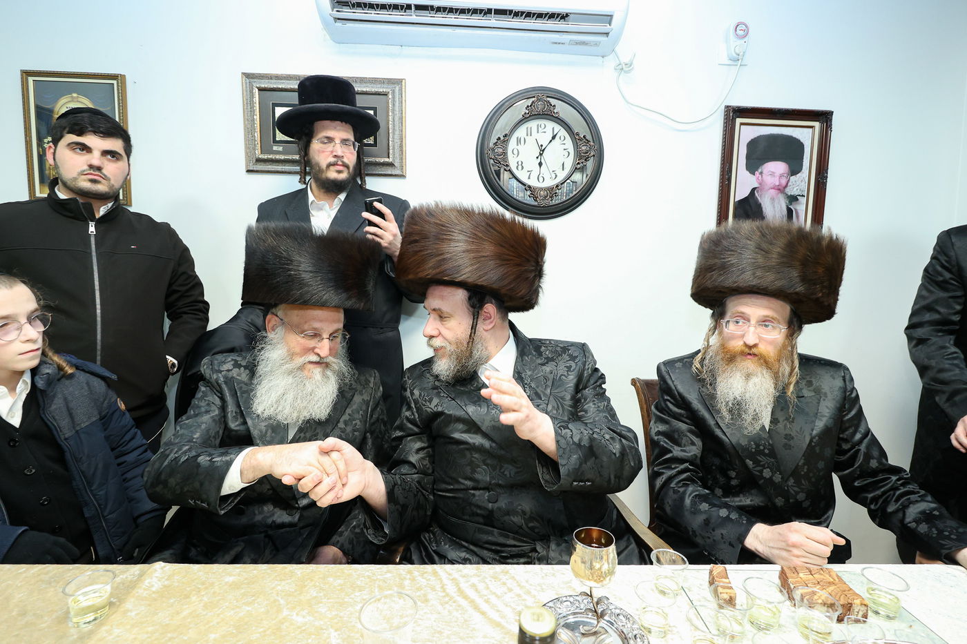 הכנסת ס"ת בויז'ניץ אלעד