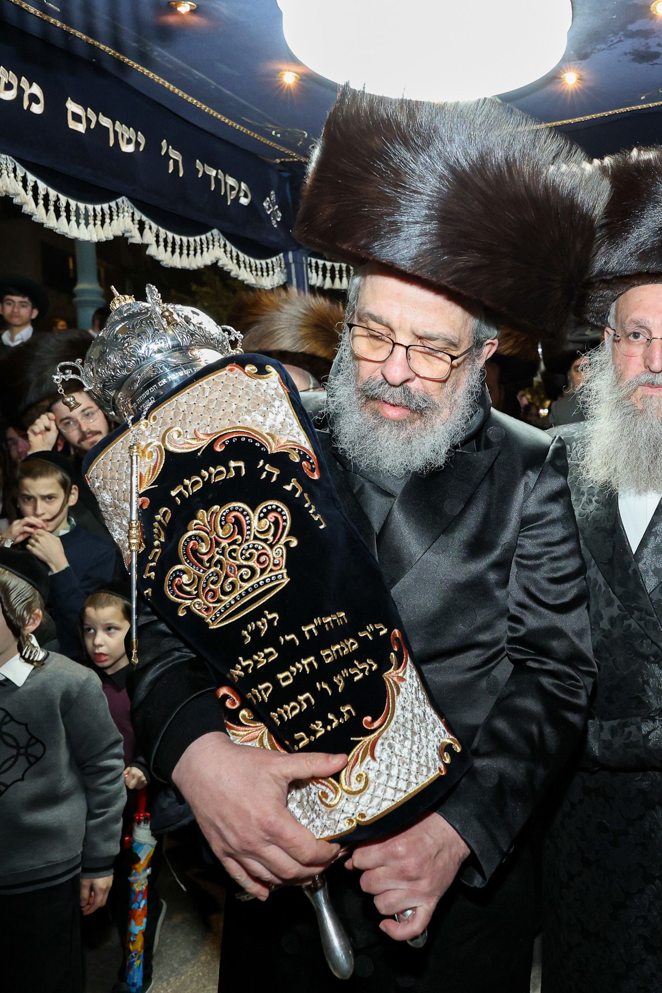 הכנסת ס"ת בויז'ניץ אלעד