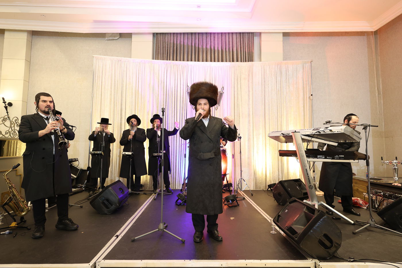 הכנסת ס"ת בויז'ניץ אלעד