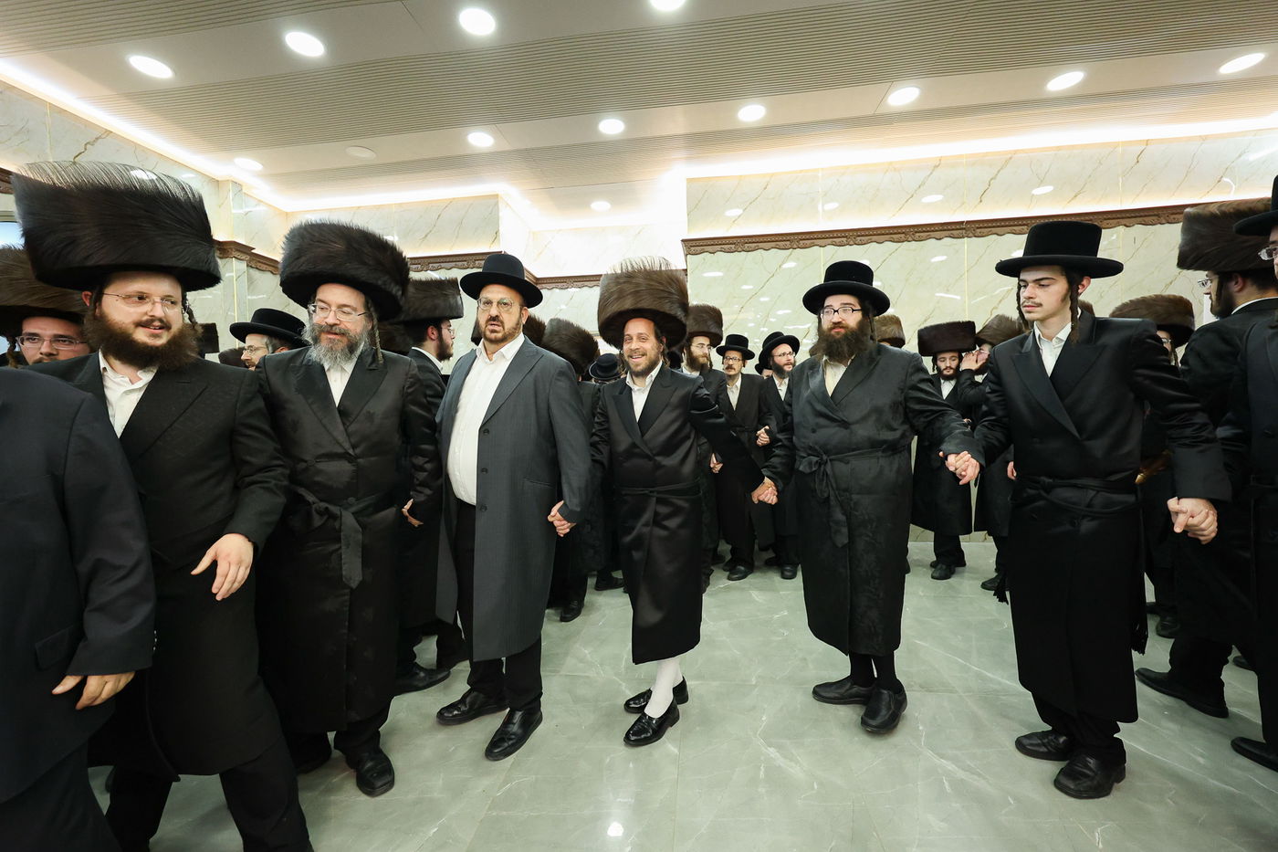 הכנסת ס"ת בויז'ניץ אלעד