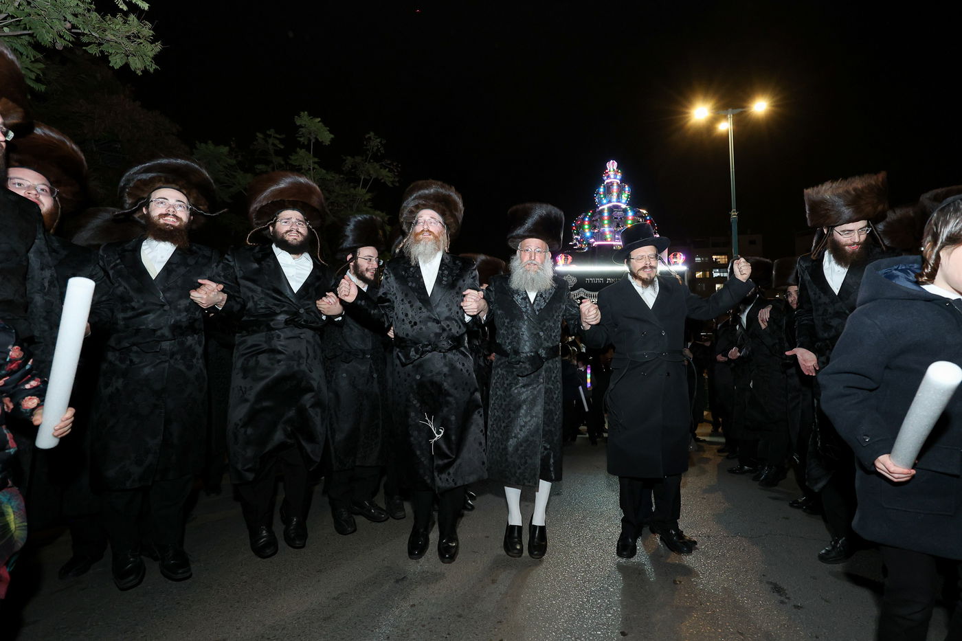 הכנסת ס"ת בויז'ניץ אלעד