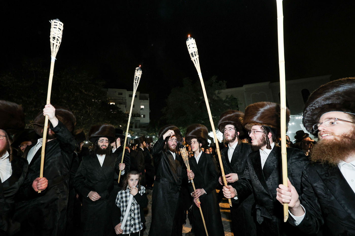 הכנסת ס"ת בויז'ניץ אלעד