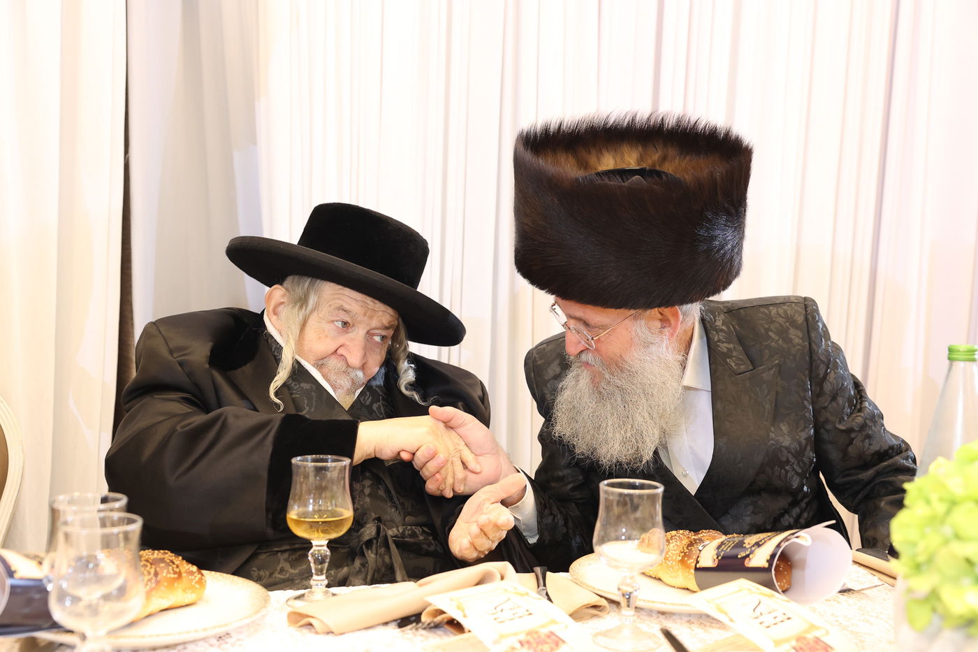 הכנסת ס"ת בויז'ניץ אלעד