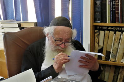 רבי אביגדור נבנצאל בכתיבת המכתב