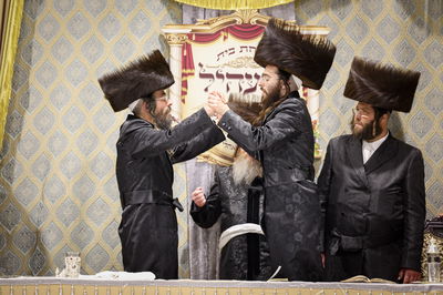 שבת אופריף בחצה"ק זוועהיל