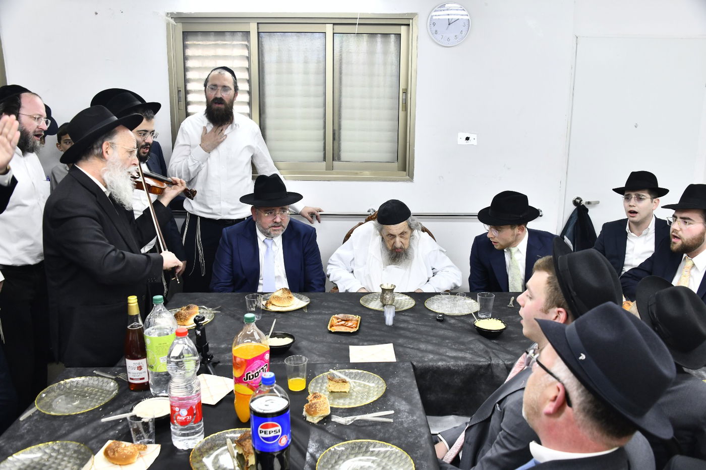 שמחת השבע ברכות במעונו של הגר"ד לנדאו