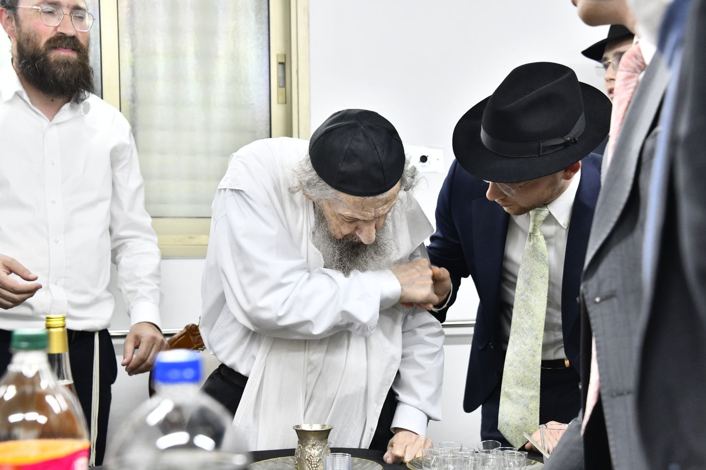 שמחת השבע ברכות במעונו של הגר"ד לנדאו