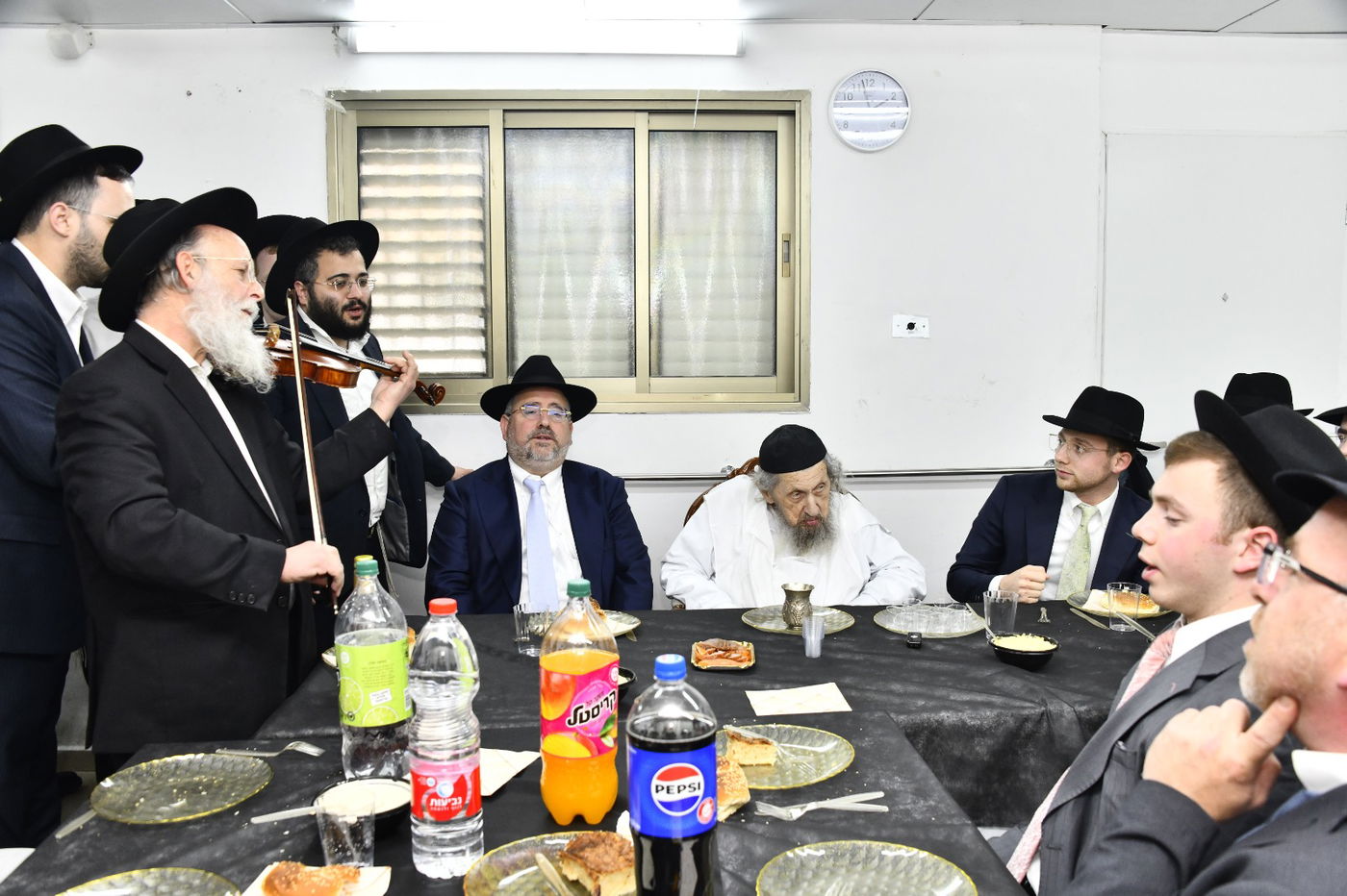 שמחת השבע ברכות במעונו של הגר"ד לנדאו