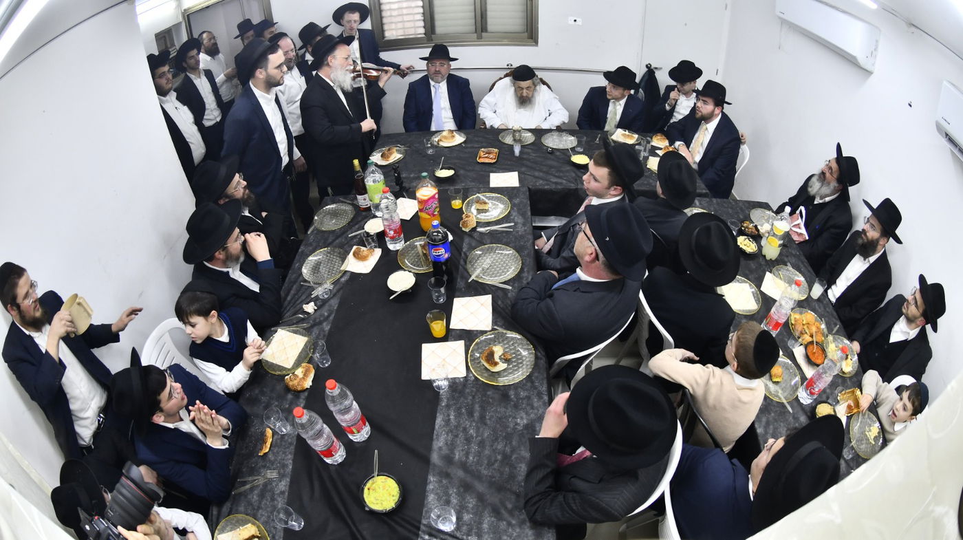 שמחת השבע ברכות במעונו של הגר"ד לנדאו