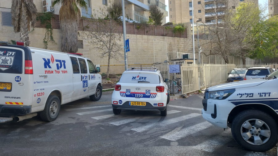 סמוך לדירה בה נמצאה הגופה