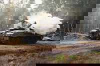 מפלצת הפלדה מתעוררת: טנק בריטי בניסוי אש בשטח. הממלכה נערכת לעידן ה-Challenger 3