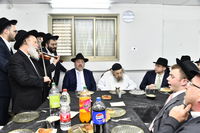 הרב רפאל מנת, מבכירי עסקני עולם התורה ומקורבם של גדולי ישראל, נערכה שמחת ה"שבע ברכות" בין כתלי הבית