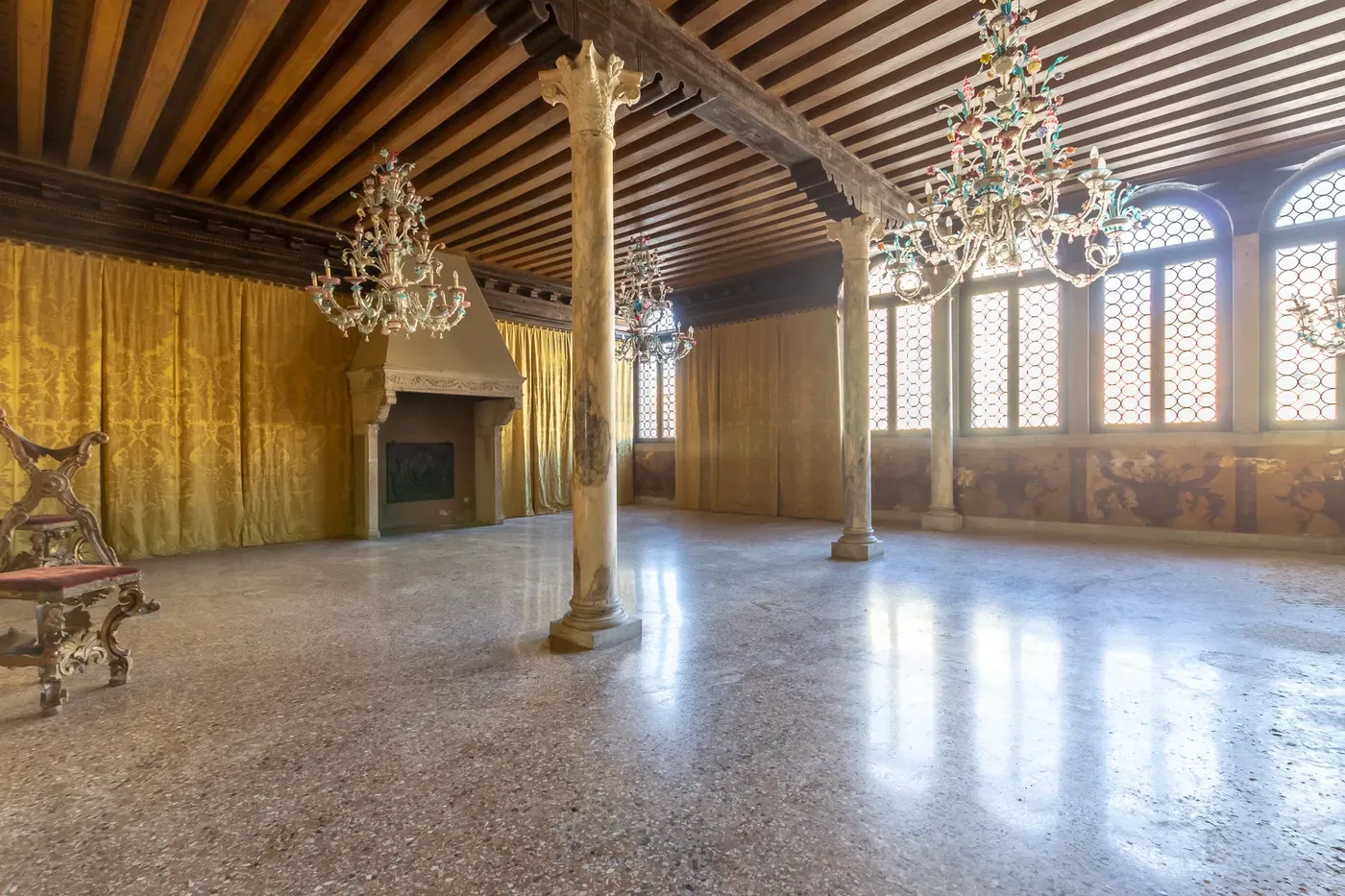 אולם נשפים בארמון