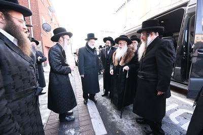 האדמו"ר מצאנז בביקור בינואן סיטי