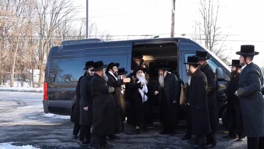 האדמו"ר מצאנז בביקור במונסי