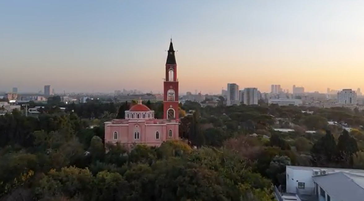 הכנסיה הרוסית שנבנתה על שטח בית העלמין