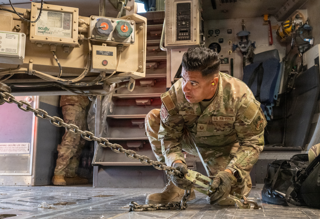 חייל במהלך ההתחמשות באזור המזרח התיכון