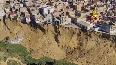 עיר על פי תהום: תיעוד בלתי נתפס מאיטליה בעקבות קריסת צוק - קריסות נוספות צפויות