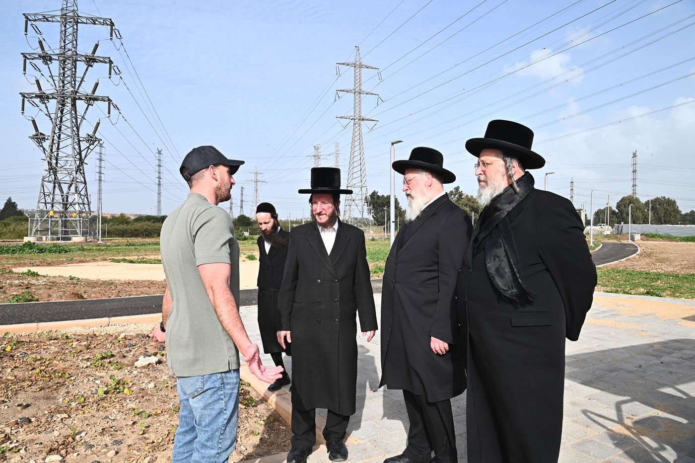 רבני בני ברק בסיור בפארק הענק בצפון העיר להקמת קו עירוב שבת