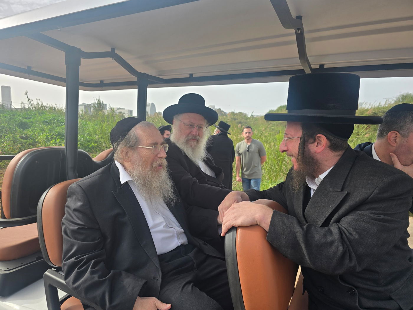 רבני בני ברק בסיור בפארק הענק בצפון העיר להקמת קו עירוב שבת