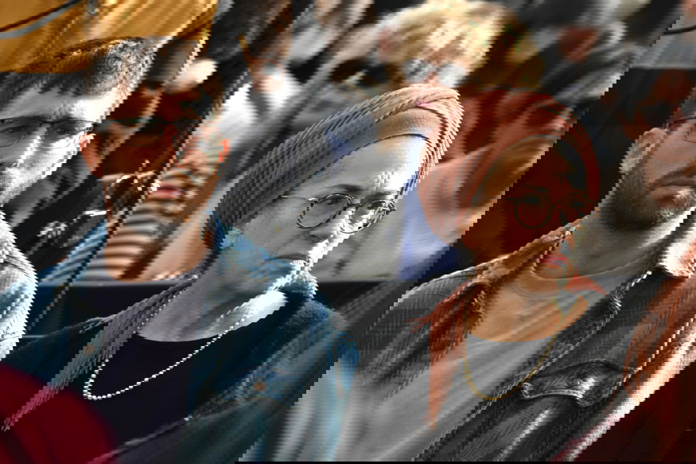 חטופים שחזרו הגיעו במיוחד: 21 רגעים מההלוויה המרגשת לרן גואילי