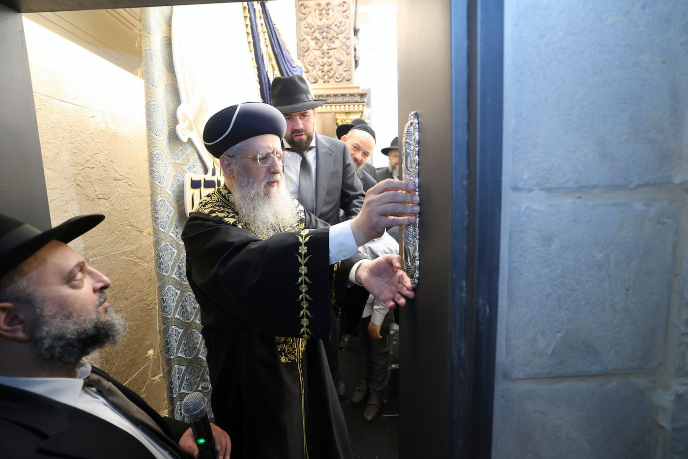 הכנסת ס"ת לחניכי הישיבות בטלז סטון