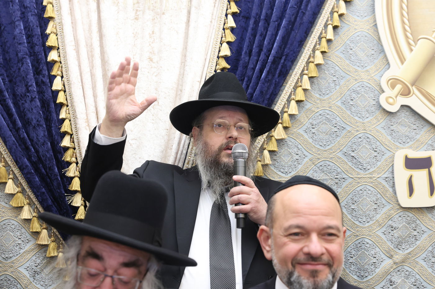 הכנסת ס"ת לחניכי הישיבות בטלז סטון