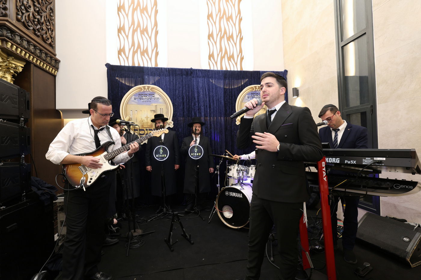 הכנסת ס"ת לחניכי הישיבות בטלז סטון