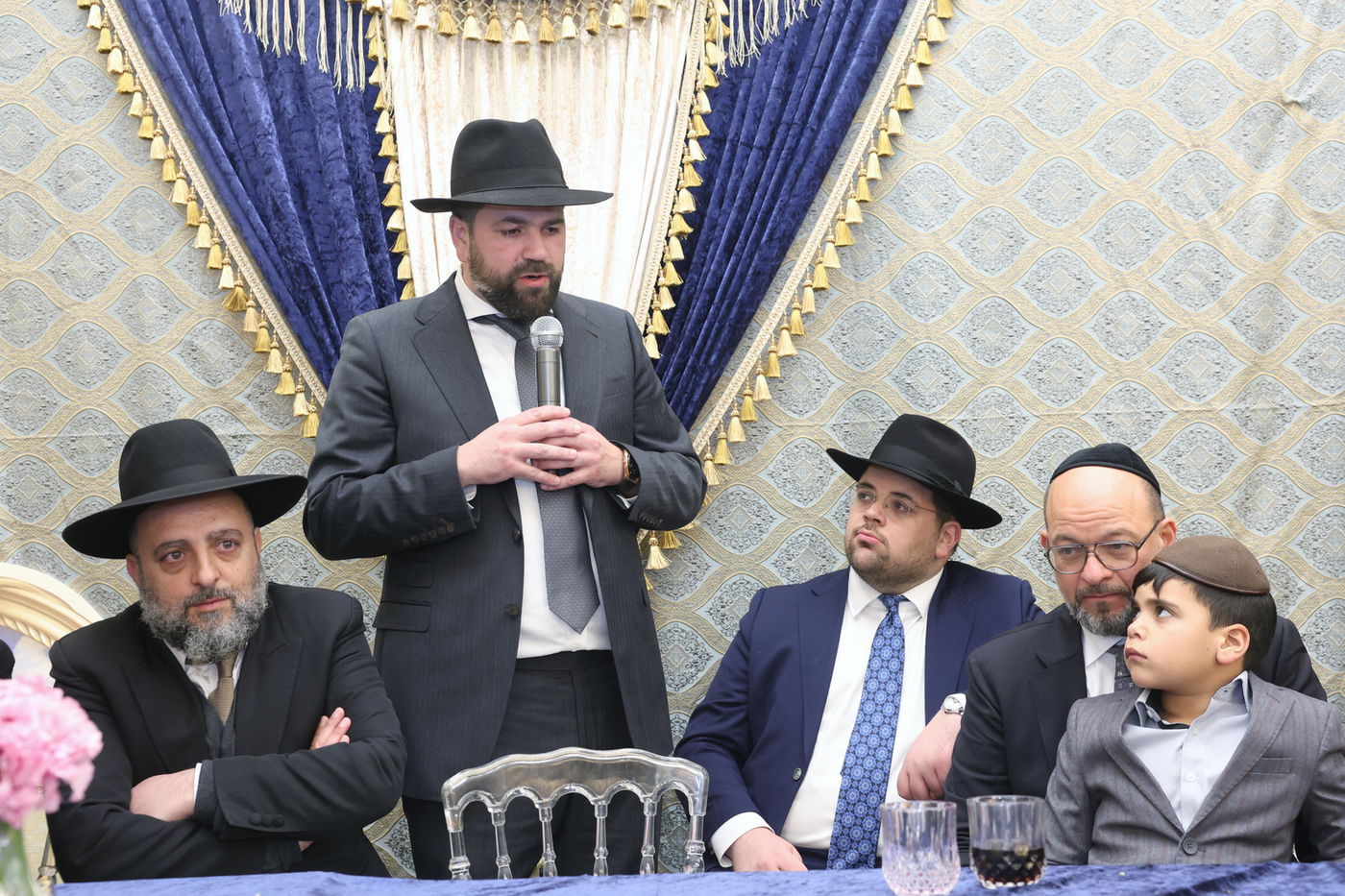 הכנסת ס"ת לחניכי הישיבות בטלז סטון