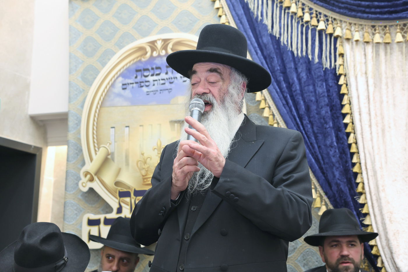 הכנסת ס"ת לחניכי הישיבות בטלז סטון